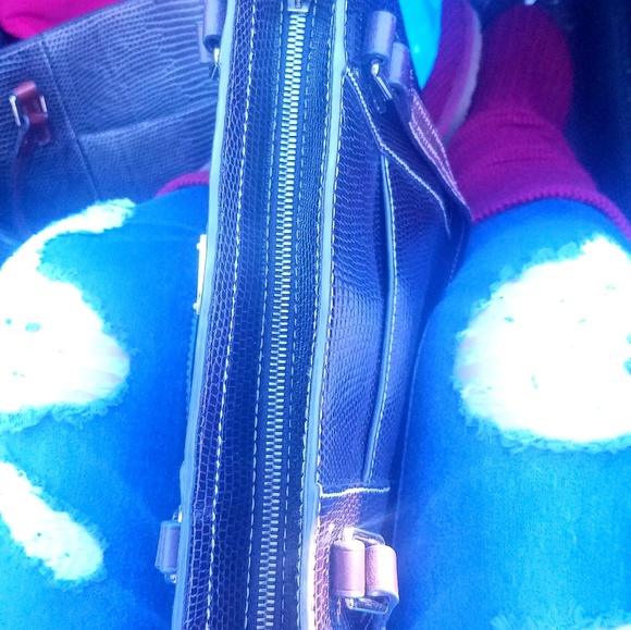 Dooney & Bourke pocketbook - Picture 8 of 8